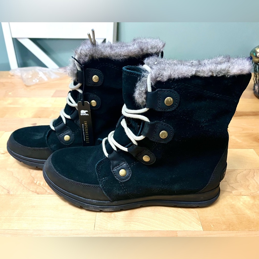NWT Sorel Explorer Joan Boots